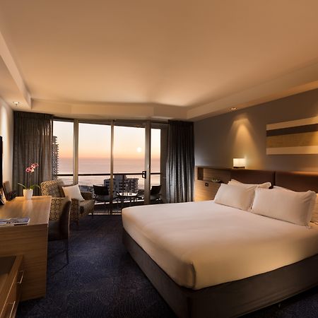 Sofitel Gold Coast Broadbeach Exteriör bild A room at the Hilton Tel Aviv