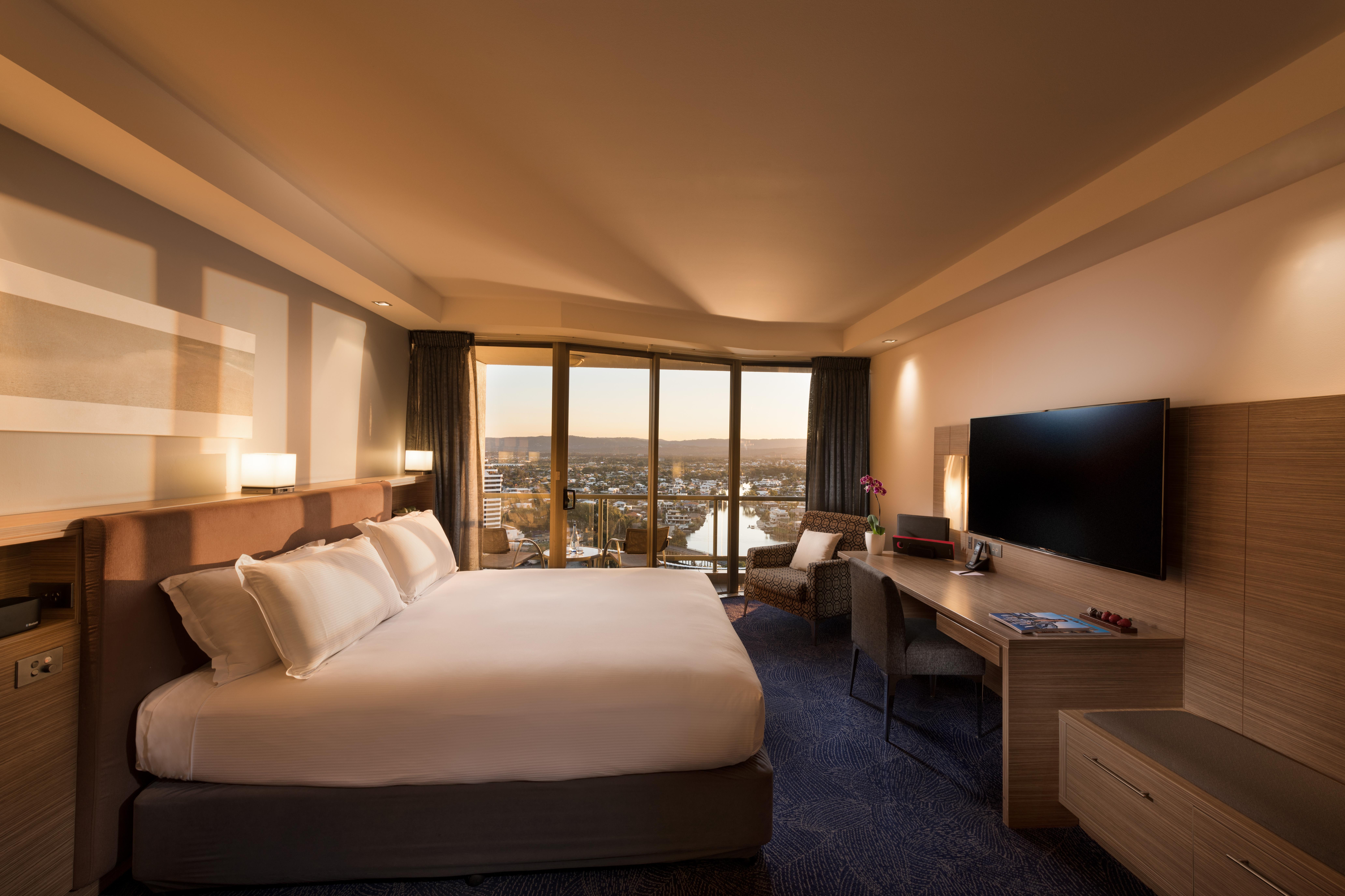 Sofitel Gold Coast Broadbeach Exteriör bild A room at the Crowne Plaza Hotel
