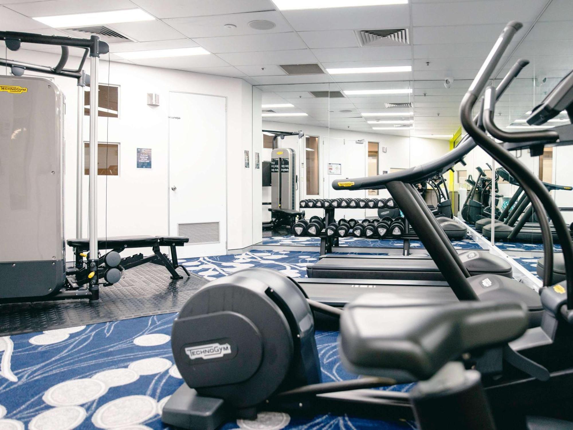Sofitel Gold Coast Broadbeach Exteriör bild The gym at the hotel