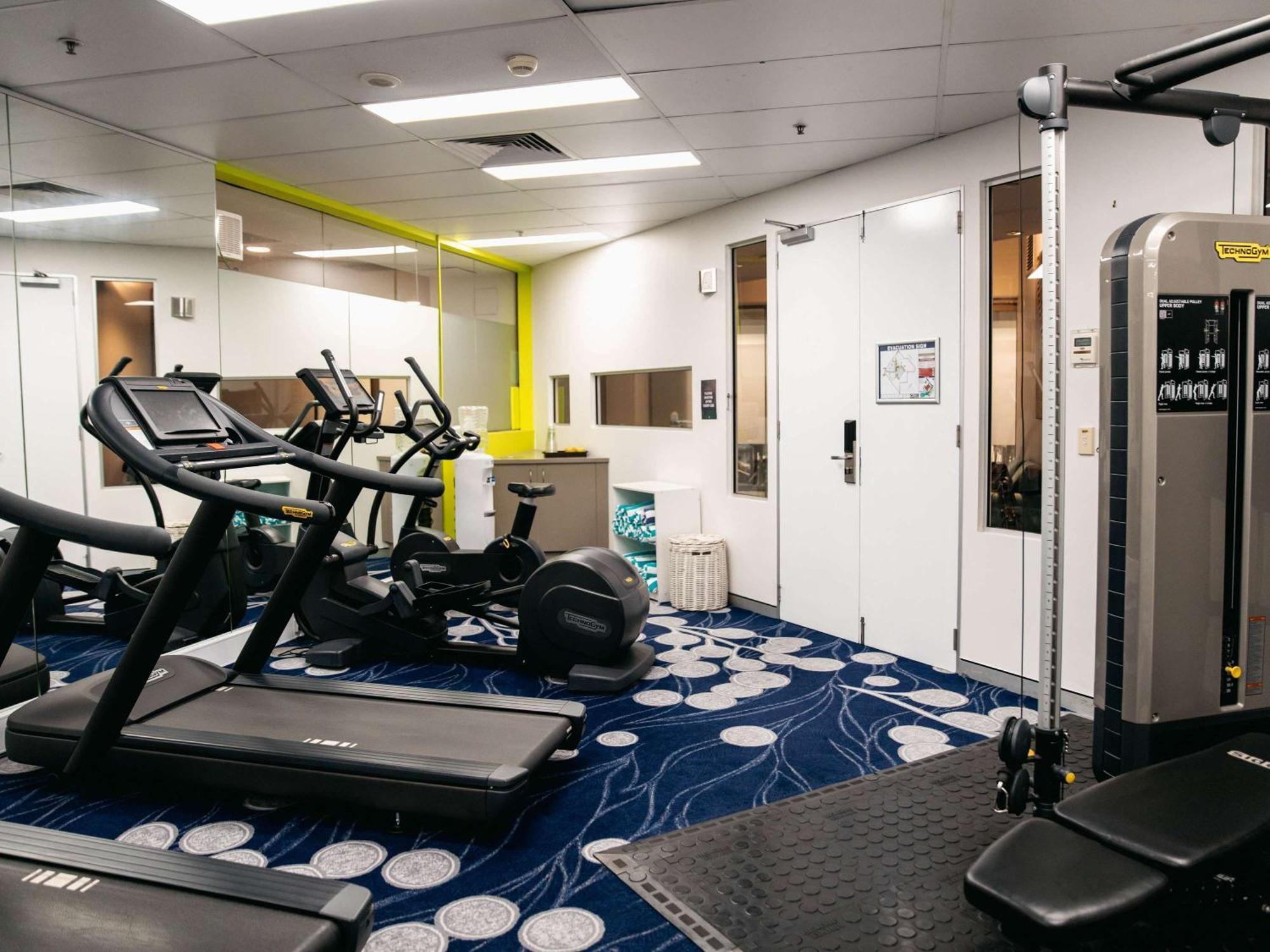 Sofitel Gold Coast Broadbeach Exteriör bild The gym on board