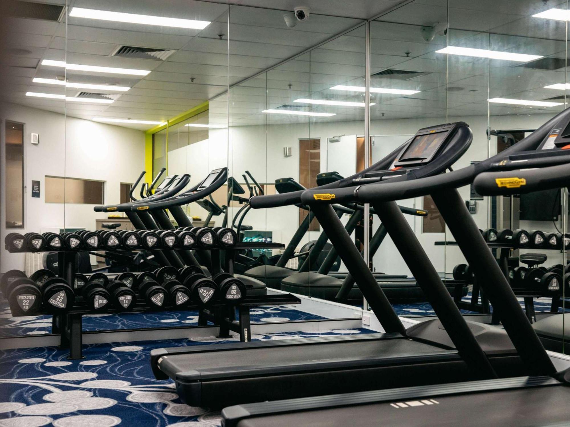 Sofitel Gold Coast Broadbeach Exteriör bild The gym at the hotel