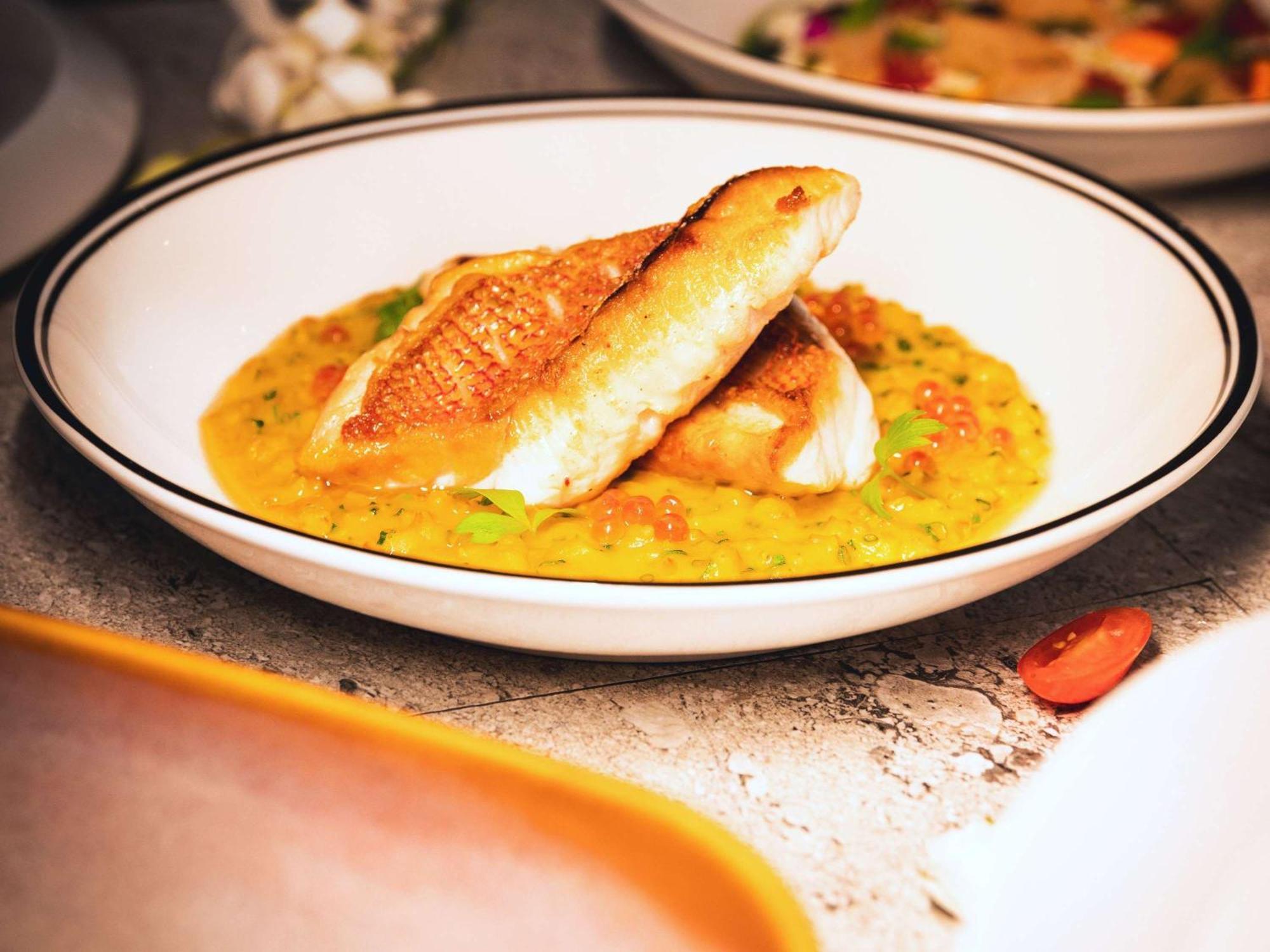 Sofitel Gold Coast Broadbeach Exteriör bild A plate of halwa puri